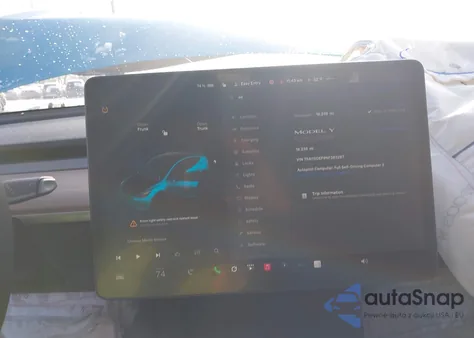 2022 Tesla Model Y Performance Dual Motor All-Wheel Drive z USA, uszkodzony, nr VIN 7SAYGDEF9NF383287